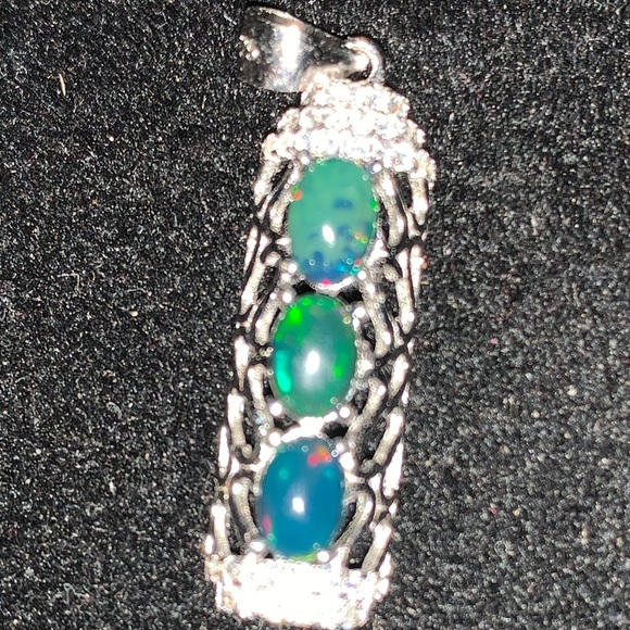 Opal Pendant - Picture 2 of 4